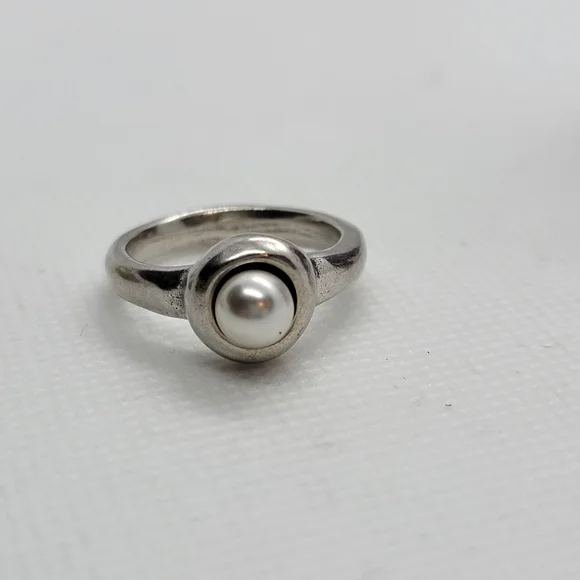 UNO de 50 Jewelry Uno De 5 Pearl Ring Poshmark
